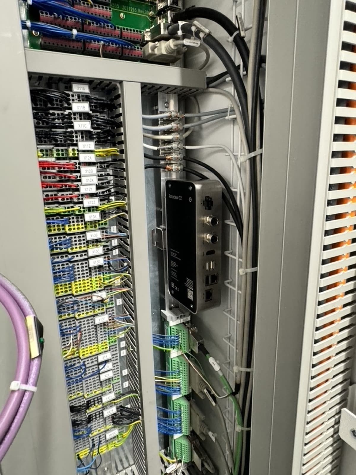 C2 controller integrated into the machine cabinet