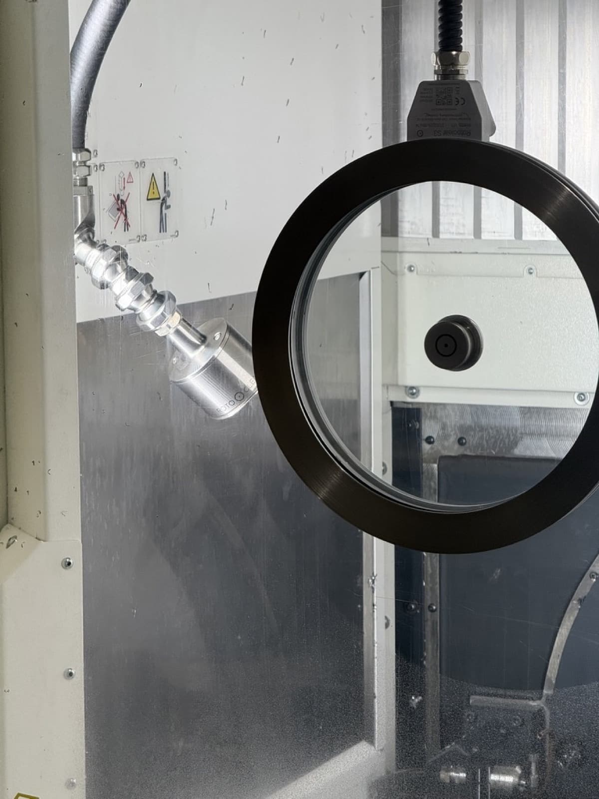 Rotoclear S3 window and Rotoclear Camera in the machine