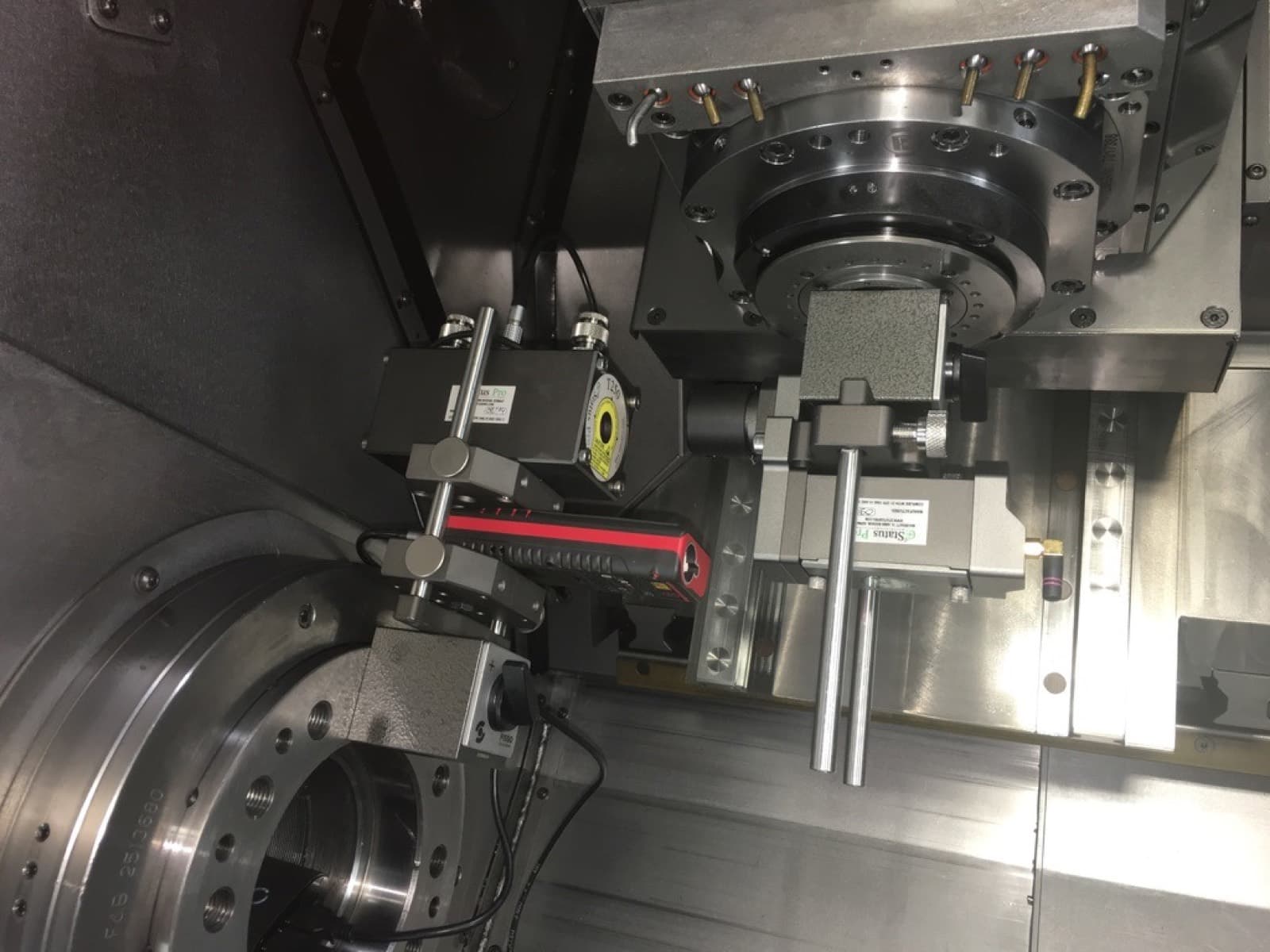 Laser straightness measurement of the GMX 250 axis