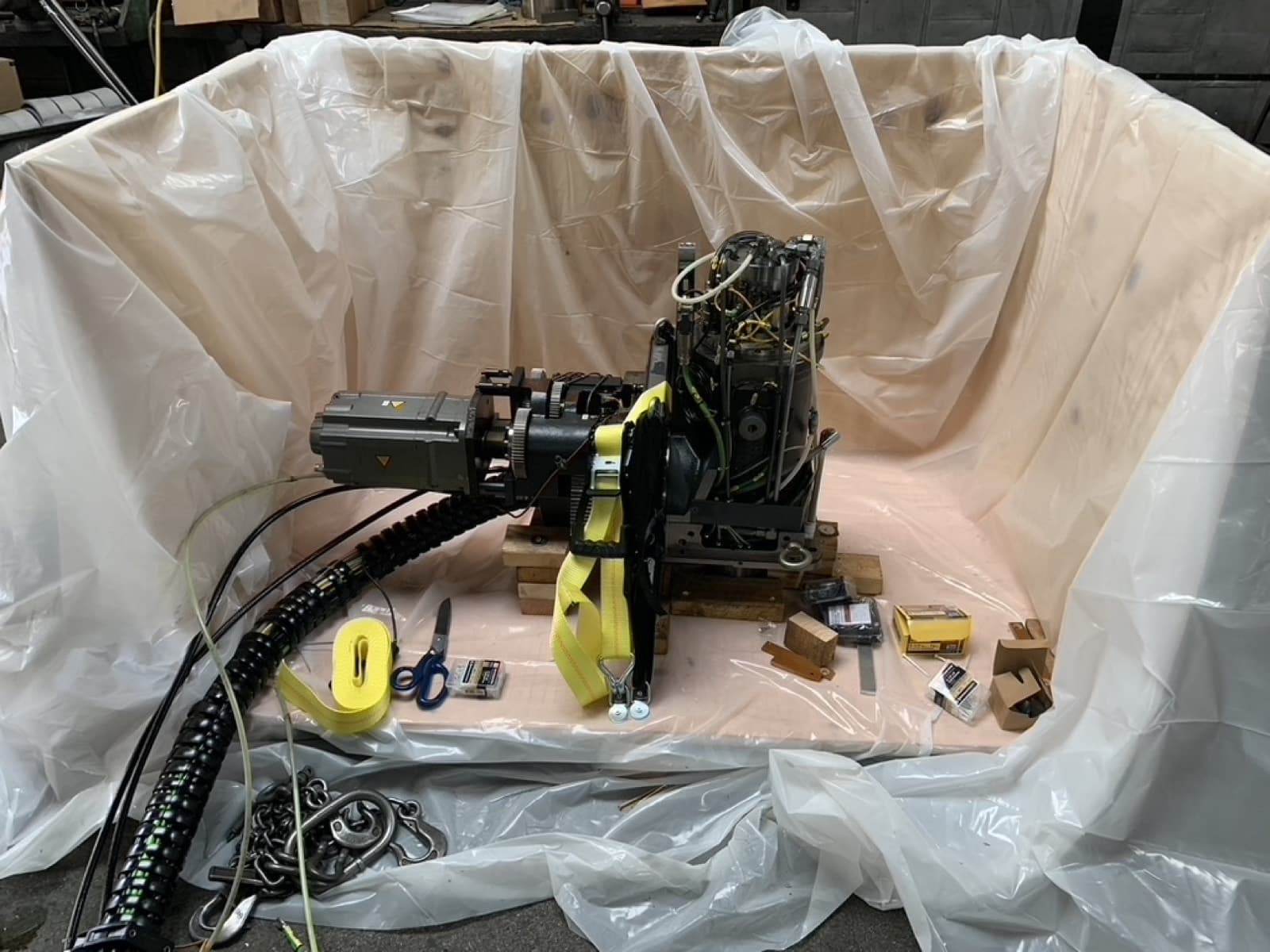 Milling head crated for transport to the OEM partner