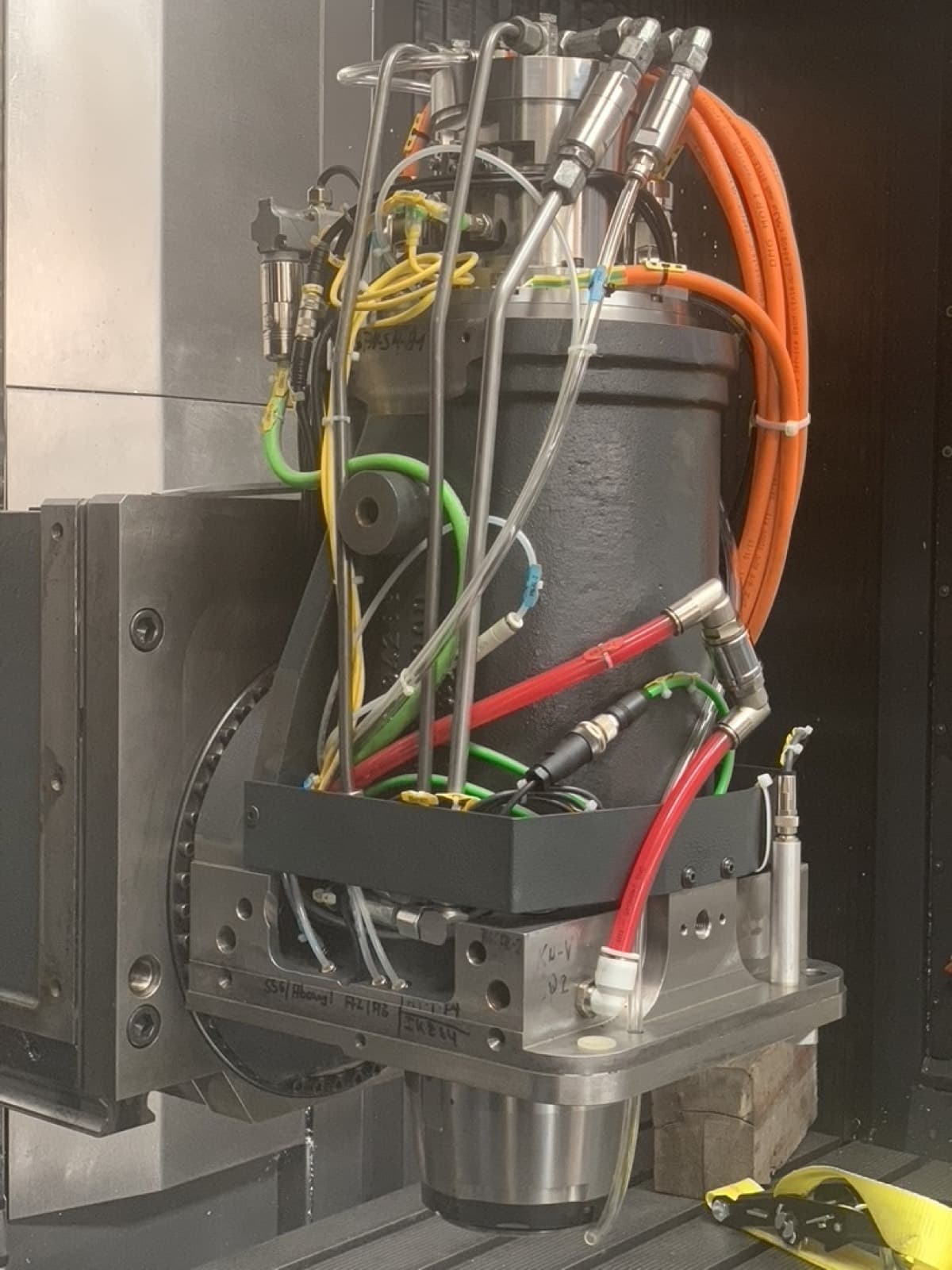 Reconditioned milling head reinstalled in the machine