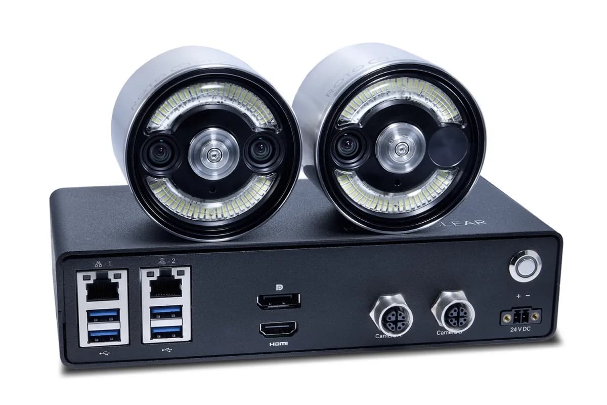Rotoclear C Pro dual camera heads on the control unit